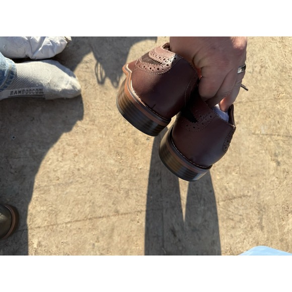 G.H. Bass Welling 9.5M Brown Two Tone Leather Wingtip Oxford - Picture 6 of 6